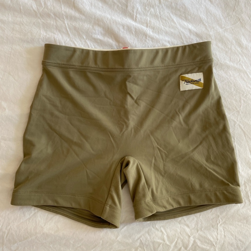 Tracksmith Women’s Turnover Short Tight in Driftwood NWOT